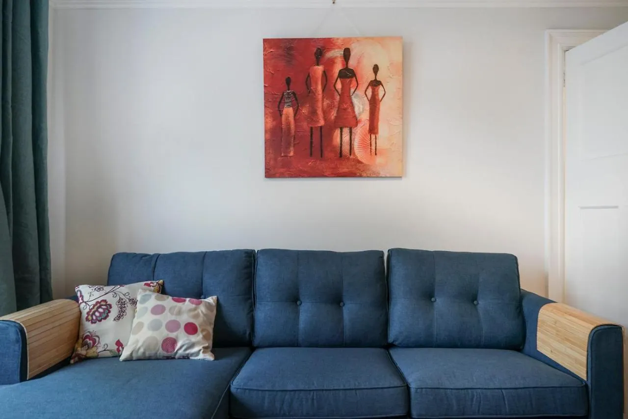 Close To City Centre Stylish 3 Bedroom House Belfast