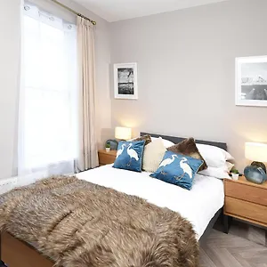  Affittacamere Ocho Homes By Eight Continents