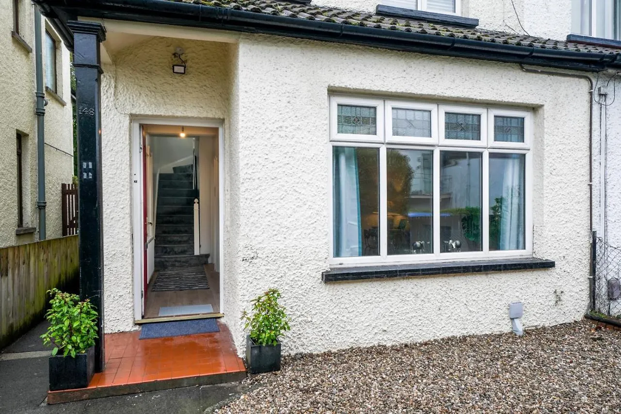 Close To City Centre Stylish 3 Bedroom House Belfast Hébergement de vacances