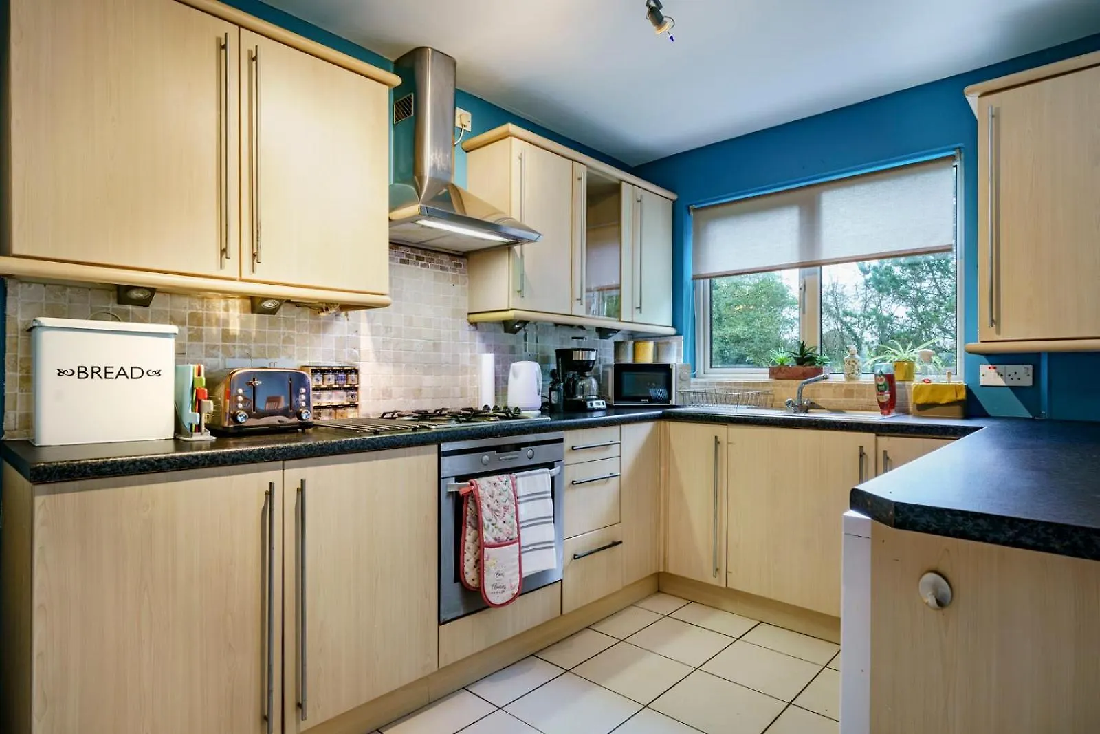 Close To City Centre Stylish 3 Bedroom House Belfast